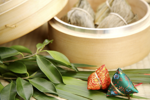端午節(jié)吃粽子圖片