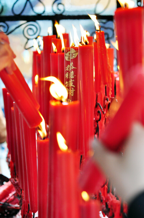 寺院红烛图片