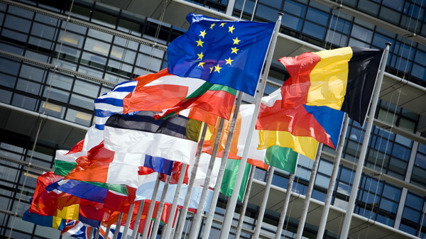 欧盟旗帜与成员国旗帜图片