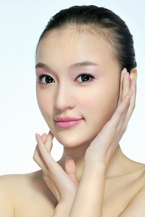 美容化妝的美女圖片