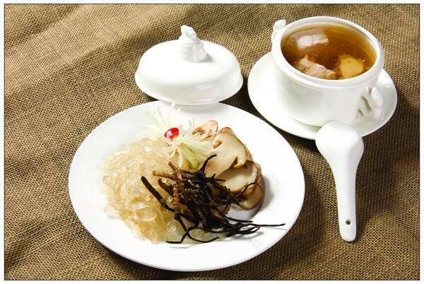 蟲(chóng)草松茸燉龍筋圖片