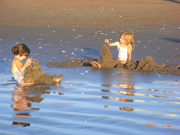 智利海滩小女孩图片