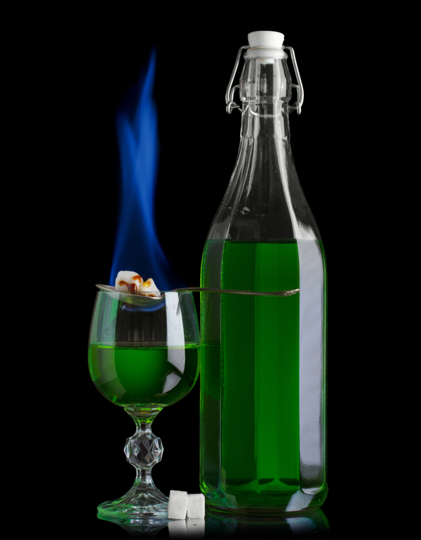 蓝色火焰与绿色酒