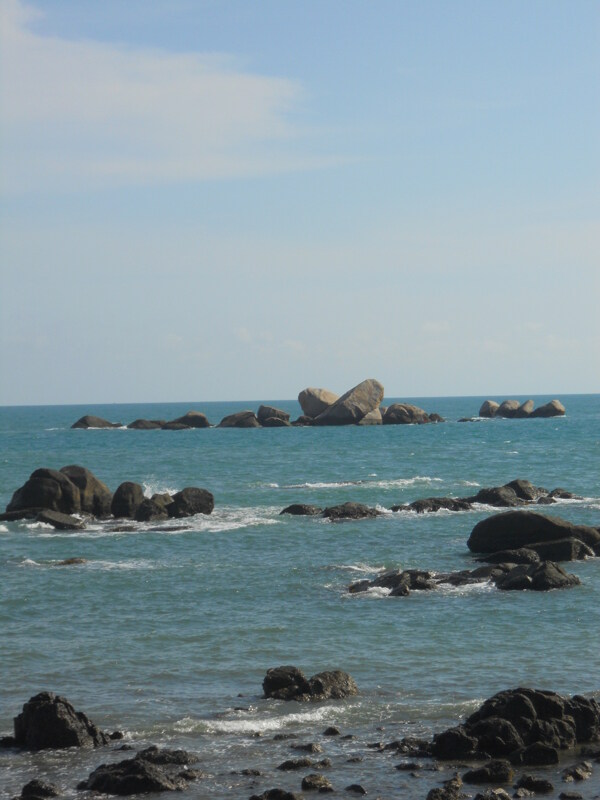 海邊石頭圖片