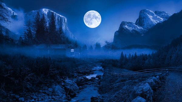 月光下的山