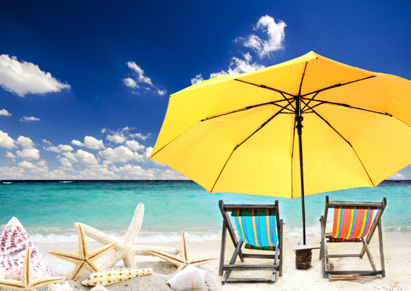 阳光沙滩海浪躺椅