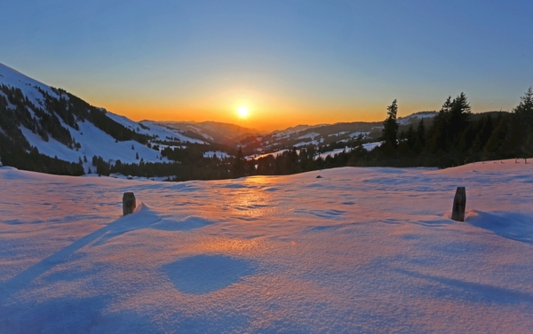 风景山自然雪太阳日出图片