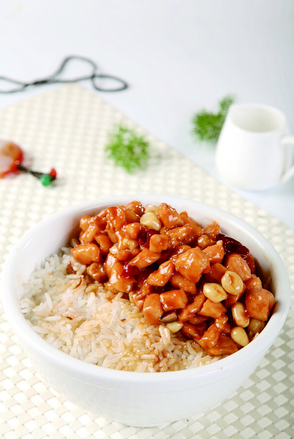 宮爆雞丁飯圖片