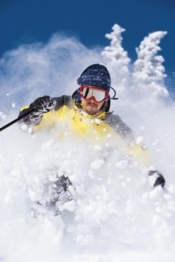 高山滑雪运动图片