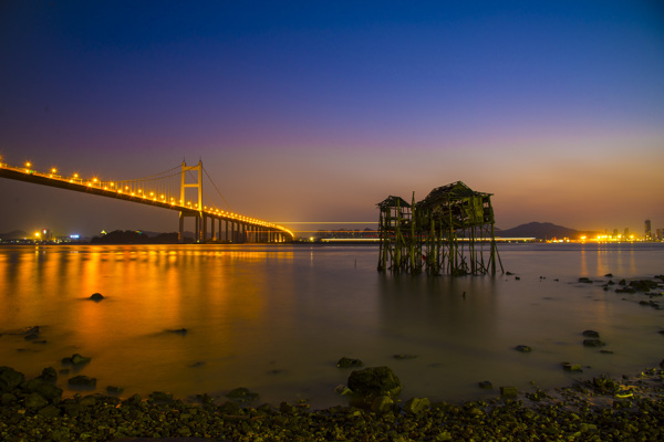 夕阳下的虎门大桥