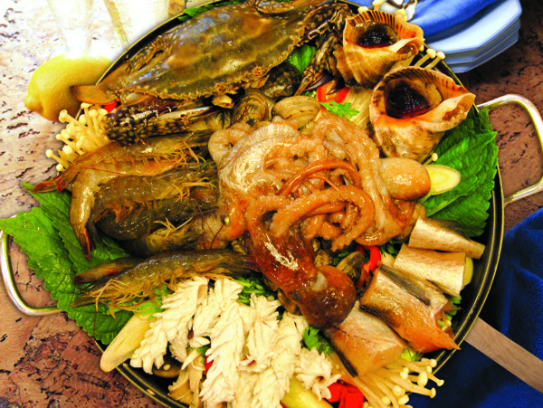 韩国海鲜大杂烩火锅图片