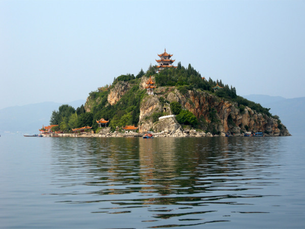 江川撫仙湖孤島圖片