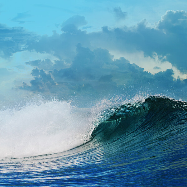 海上巨浪