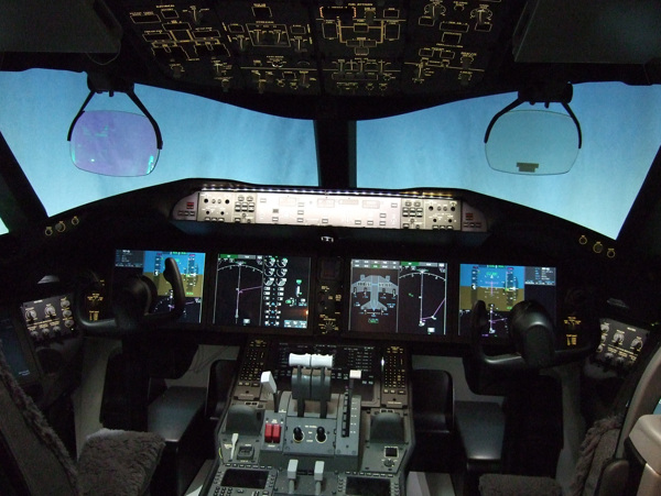 波音787驾驶舱图片