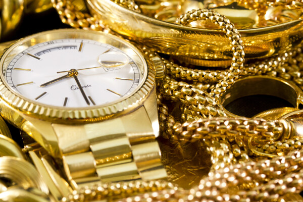 手表与黄金首饰图片