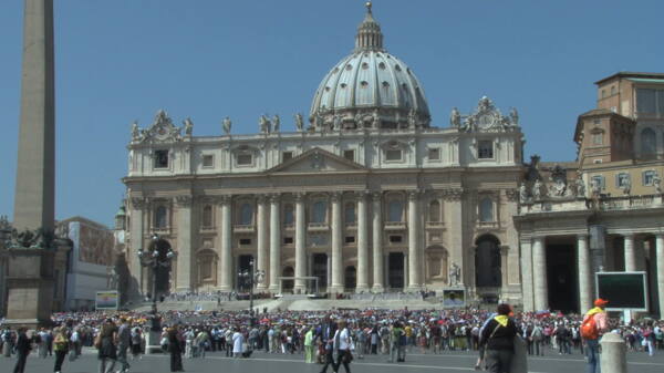 人群中看到教皇5股票的录像视频免费下载