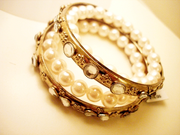 光亮的珍珠饰品