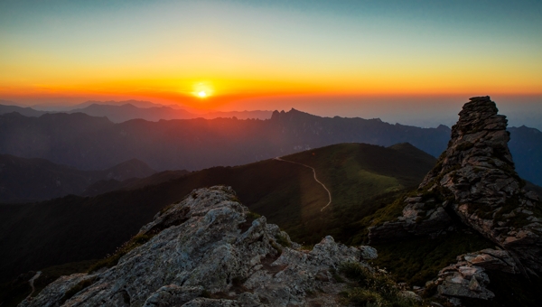 西安秦岭光头山日落风景