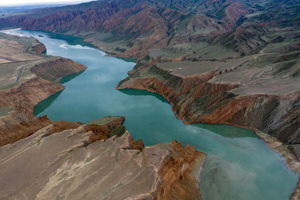新疆雅丹峡谷
