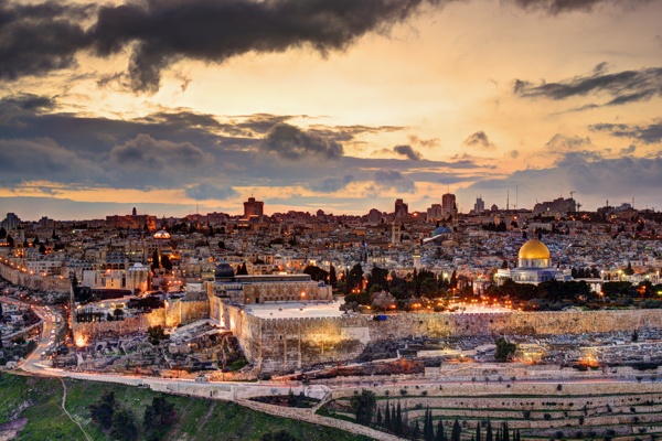 黄昏下的以色列城市景色图片