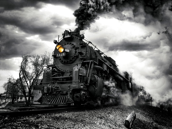 火车黑烟天空云彩风景