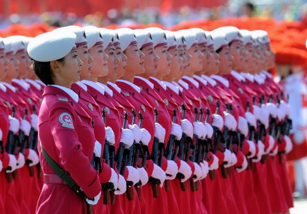 2009年国庆大阅兵女兵风姿图片