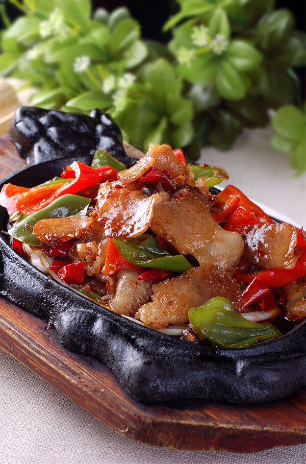 熱鐵板回鍋肉
