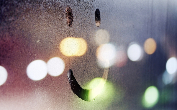 雨天窗外斑斕