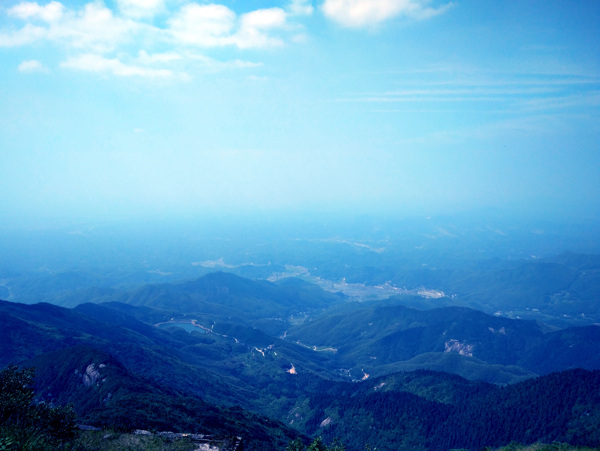 湖南紫烟环绕衡山摄影风景图