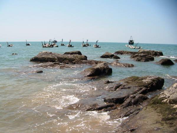 海灘漁船圖片