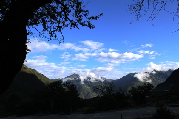 比日神山風景圖片