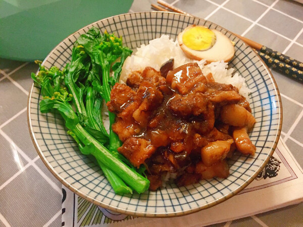 鹵肉飯