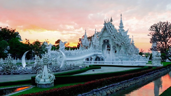 泰国清迈白庙清莱白庙