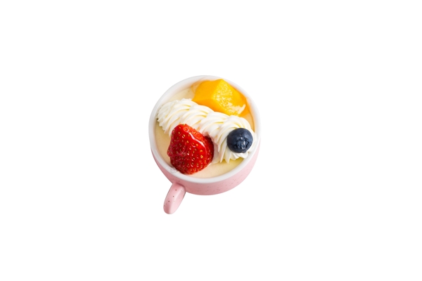 美味冰淇淋草莓蓝莓芒果免抠PNG