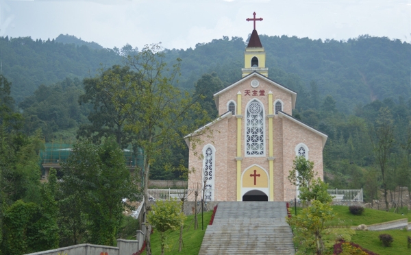 四川彭州天主教堂图片
