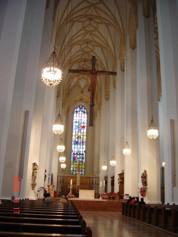 教堂长廊耶稣图片