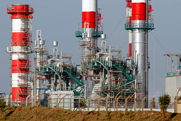 现代化炼油厂图片