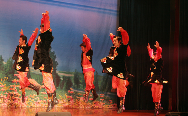 新疆男子舞蹈图片