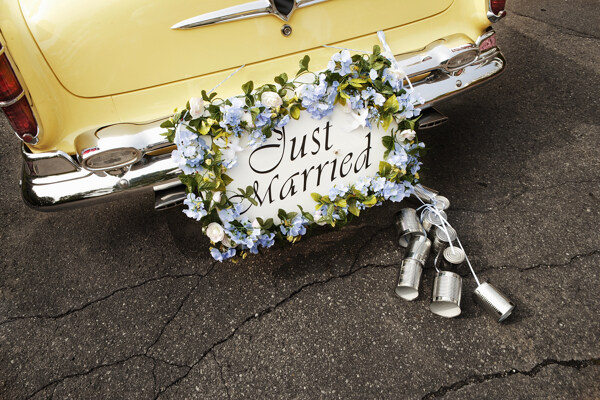 浪漫花车婚礼图片