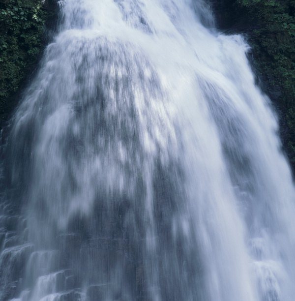 高山流水自然景色图片