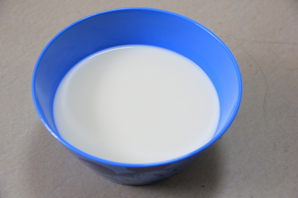一碗牛奶图片