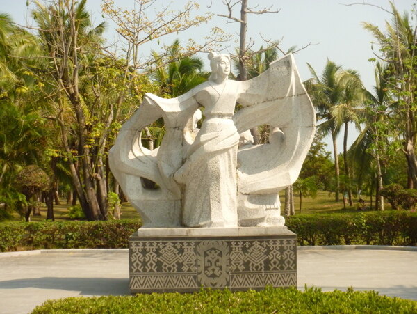 海南天涯海角黄道婆雕像图片
