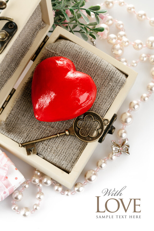 盒子里的钥匙与爱心