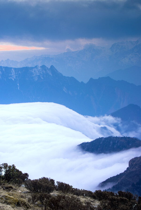 青藏贡嘎雪山风景