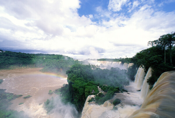 热带雨林瀑布图片