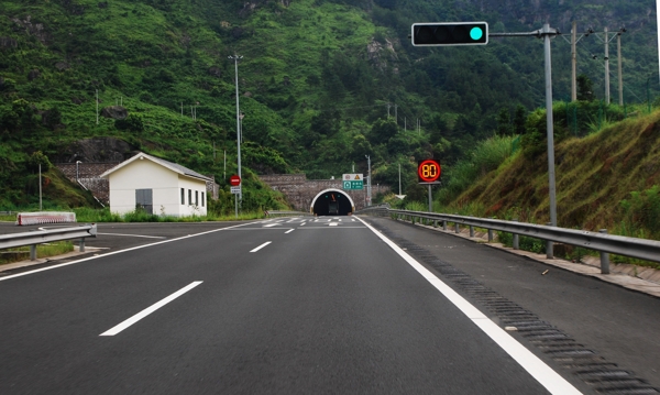 高速隧道图片