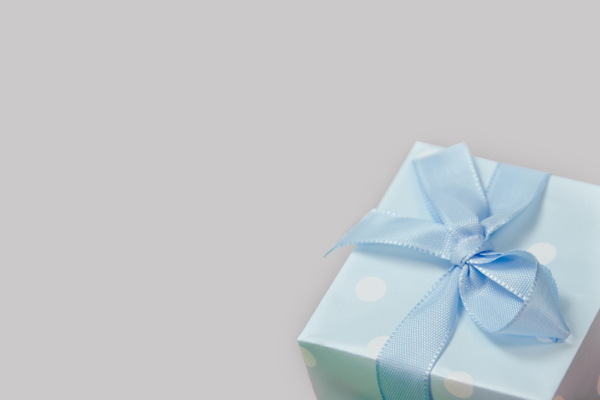 蓝色蝴蝶结礼物盒图片