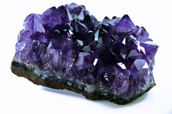 紫色的天然水晶图片
