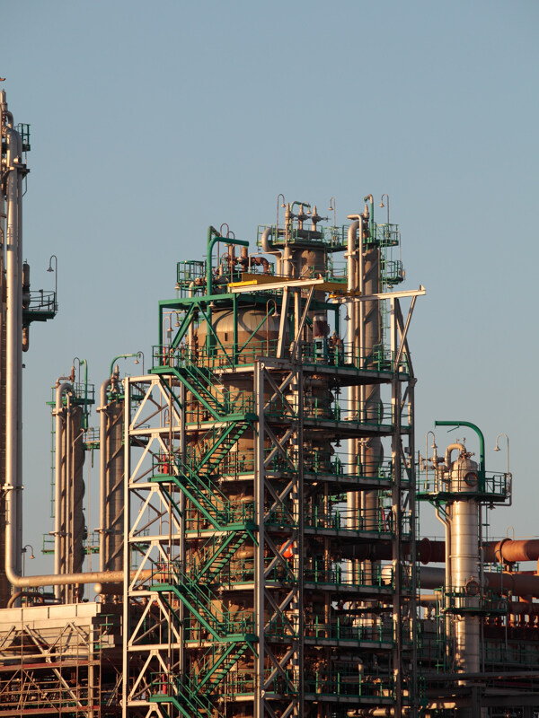 炼油厂机械设备图片