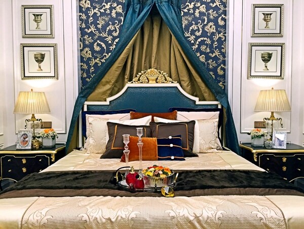 现代时尚卧室蓝色金丝花纹床头室内装修图